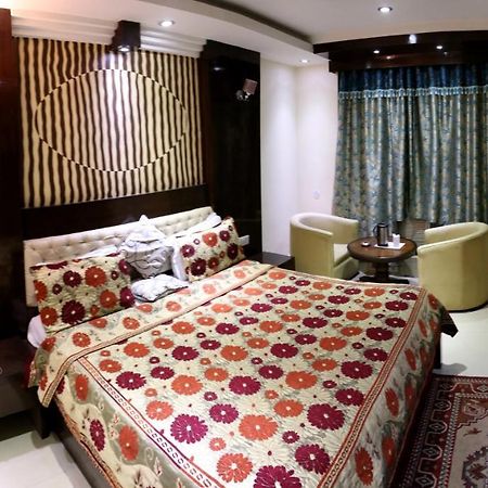 Hotel Raj Mandir Haridwār Zewnętrze zdjęcie