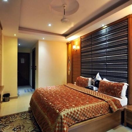 Hotel Raj Mandir Haridwār Zewnętrze zdjęcie