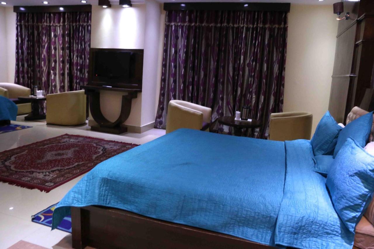 Hotel Raj Mandir Haridwār Zewnętrze zdjęcie