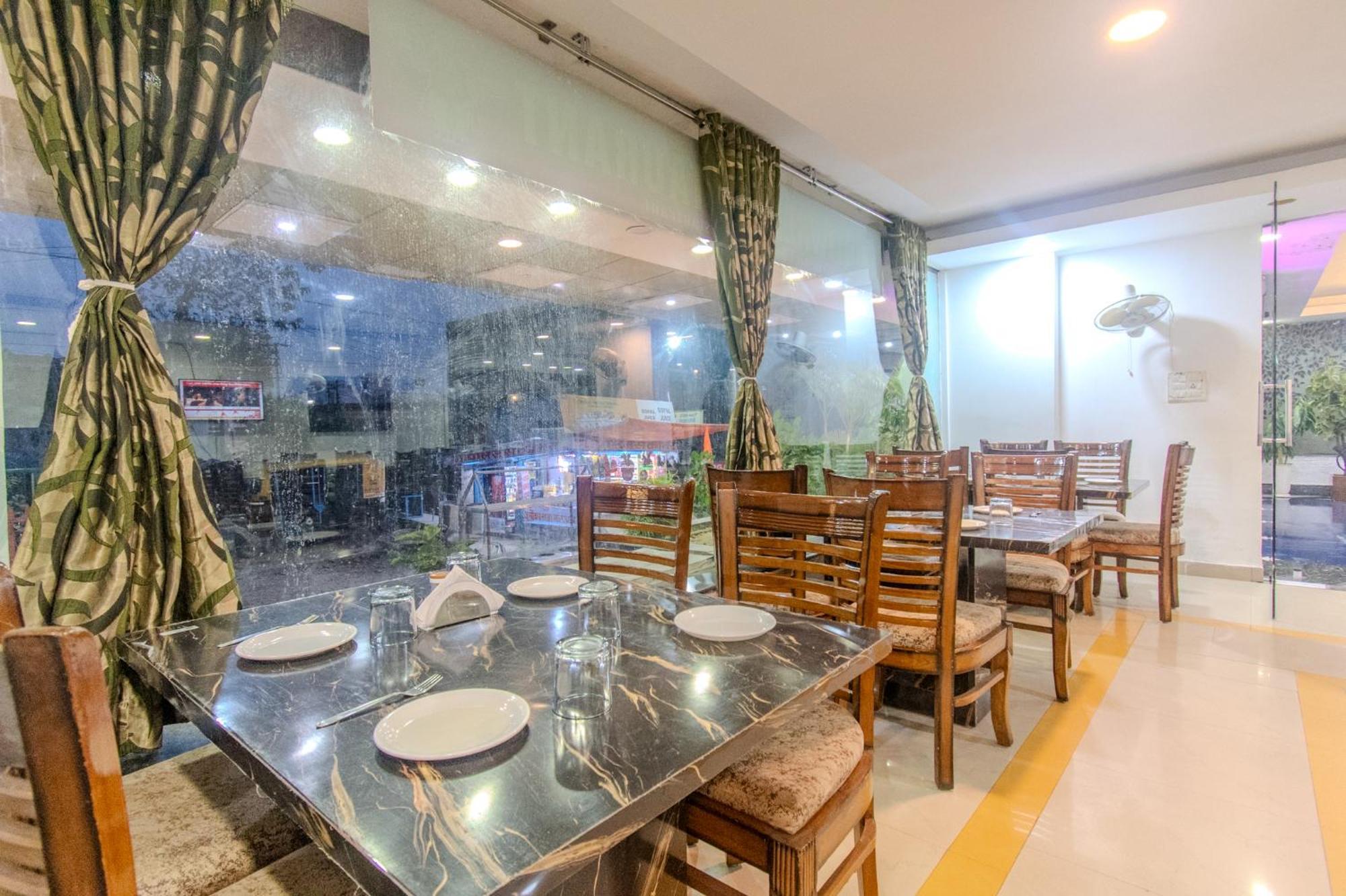 Hotel Raj Mandir Haridwār Zewnętrze zdjęcie