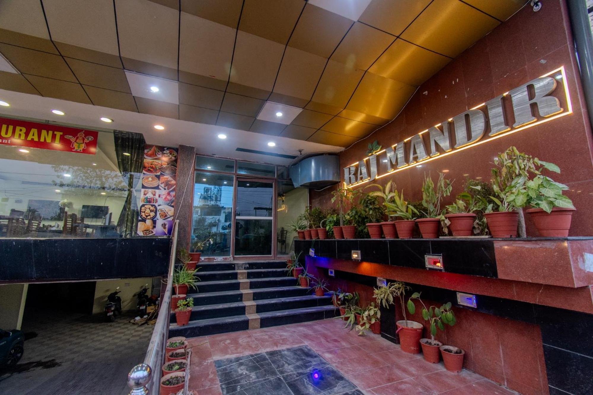 Hotel Raj Mandir Haridwār Zewnętrze zdjęcie